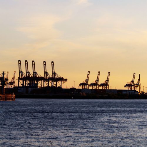 halmerdesign-horizons_where_autumn_meets_the harbour_wallpaper-Ocober_2026